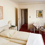 Italia 3*