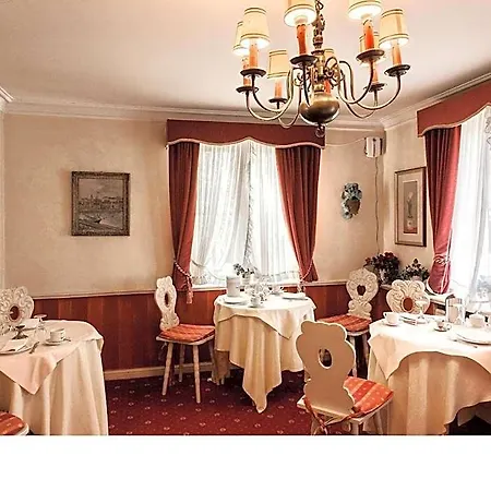 Italia Hotel 3*